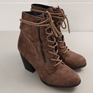 DOLCE BY MOJO MOXY, ZIP & TIE, FAUX SUEDE, BOHO, WESTERN,ANKLE BOOT